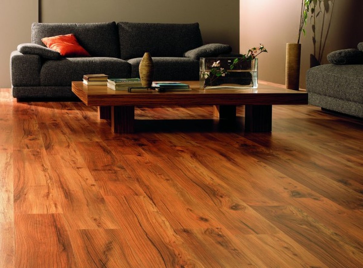 Lo mejor de estos pisos es que tienen la capacidad de conservar su color, textura o acabados, e incluso soportar y resistir las condiciones a las que se expongan, sobre todo si elegimos un piso resistente para el exterior,&nbsp;de uso comercial y semi &ndash; intenso.