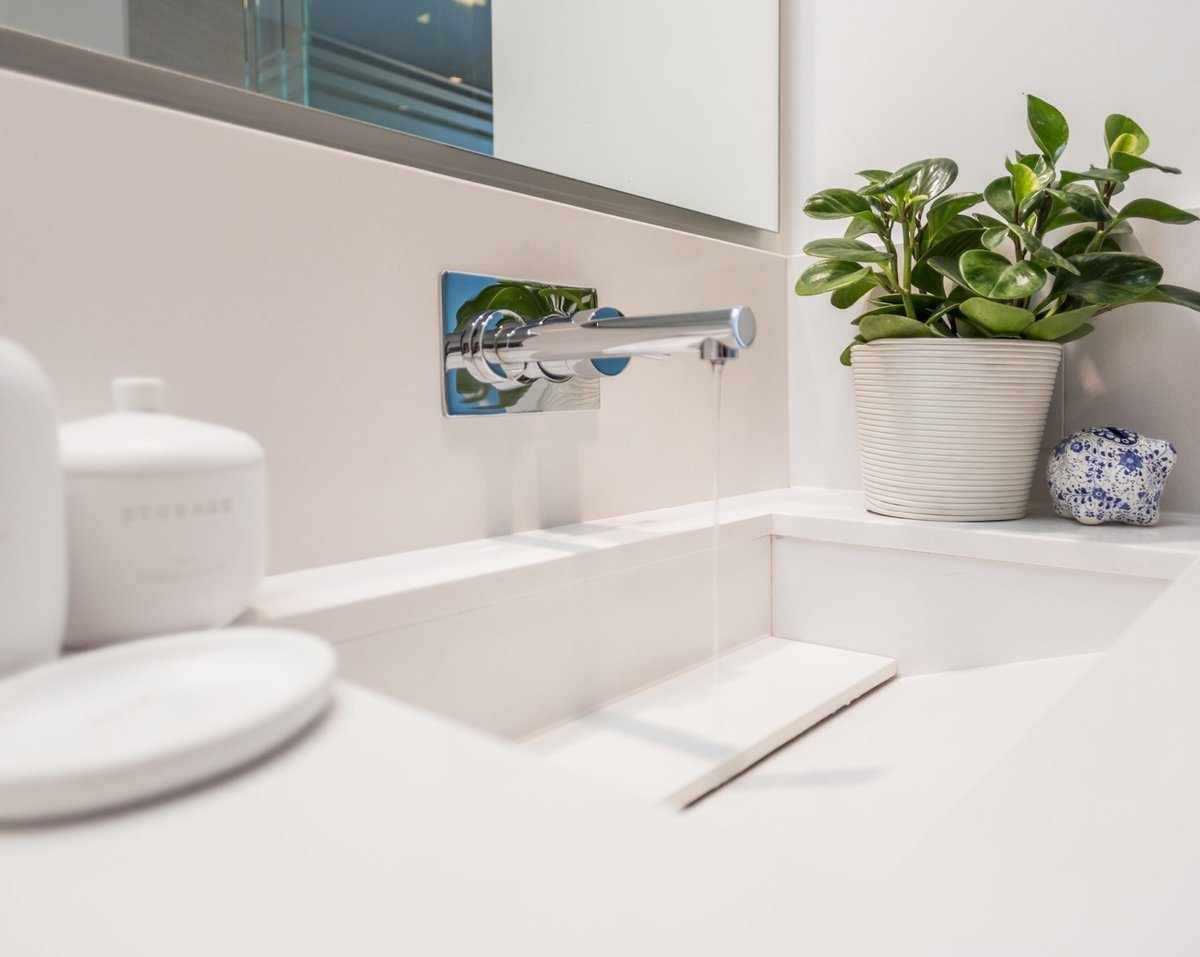 Por eso debes tener buen ojo a la hora de elegir, recuerda que las grifer&iacute;as para el ba&ntilde;o&nbsp;est&aacute;n presente en cada rinc&oacute;n&nbsp;de tu sala de ba&ntilde;o: duchas, lavamanos y ba&ntilde;eras.